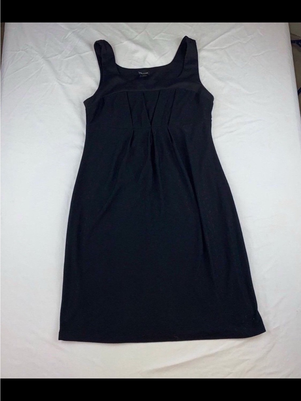 Dress - Picture 3 of 10